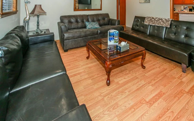 Cozy Bear Lodge B