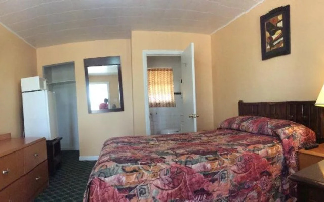 Kenwood Motel