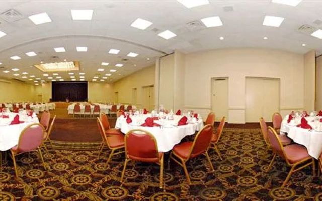 Howard Johnson Inn Conference Center Springfield