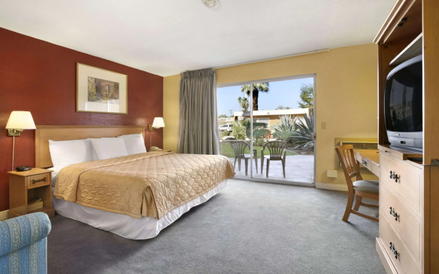 Sol Springs Inn