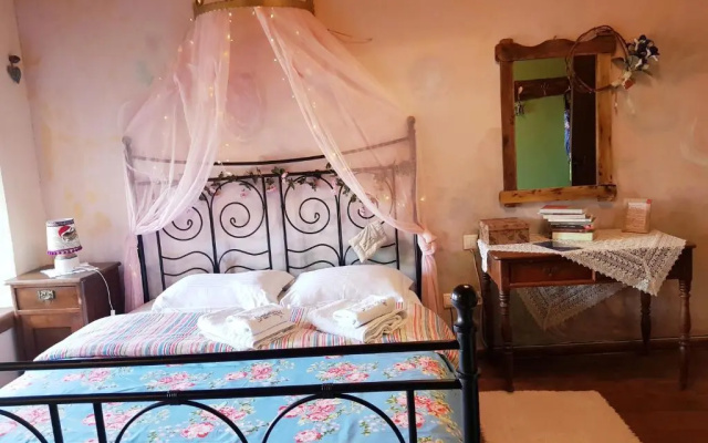 Feggaropetra Inn Magic Mountain House