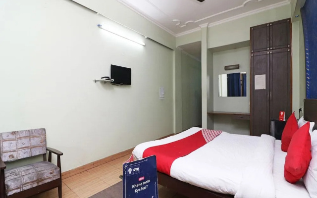 OYO 24788 Hotel Samrat