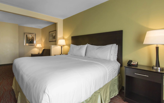 Holiday Inn Express Hotel & Suites Cullman by IHG