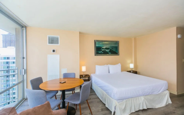 Ilikai Marina Studio City View Condos with Fully Equipped Kitchens & Free Wifi