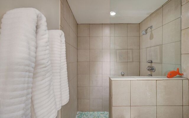 Scandi Chic Condo near Main Street
