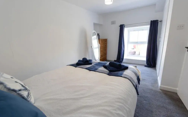 4 Guests - Pet Friendly - Fireplace - Parking
