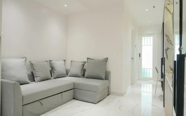 Comfortable and Simply 1BR at The Boulevard Apartment