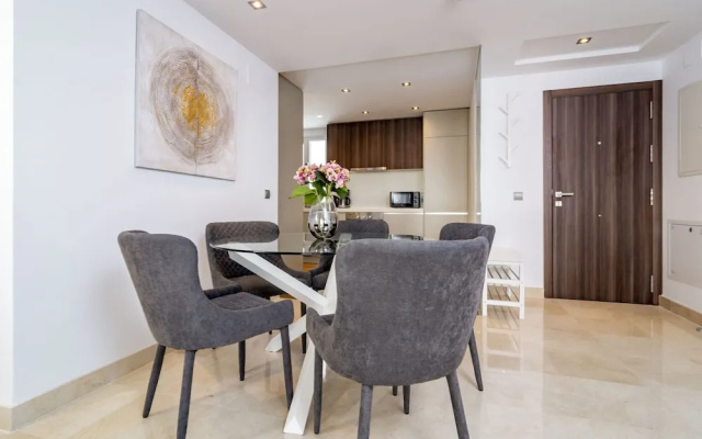 AE8 - Luxury 3 bedroom apartment in San Pedro