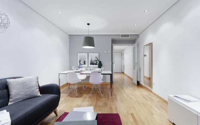 Ayala Apartment by FlatSweetHome