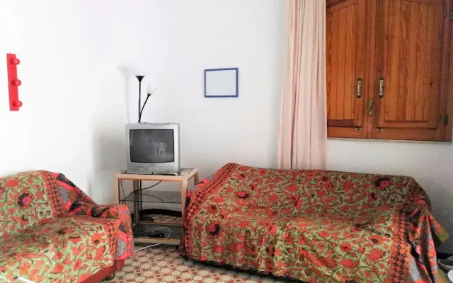 Comfortable Apartment In Giardini Naxos With Garden