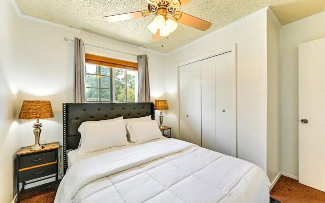 The Homestead Luxury-cozy 2BR Apartments Near SFA