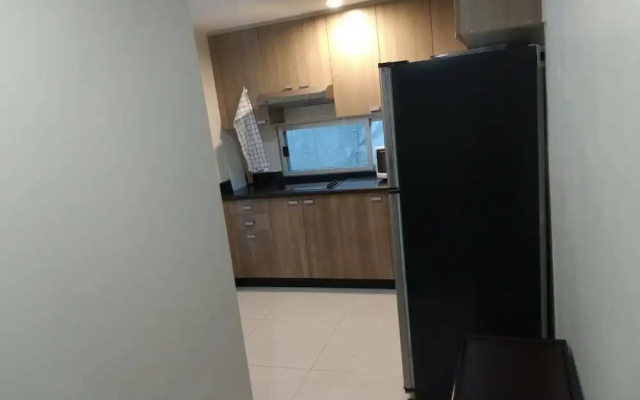 7D - 3 Bedroom Downtown Apartment With Shared Pool