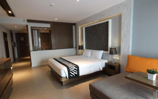 Season Five Hotel