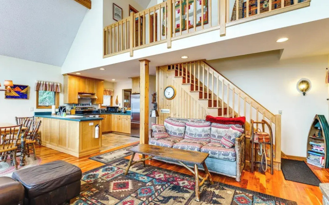 'sweet Serenity' Schroon Lake Family Retreat!
