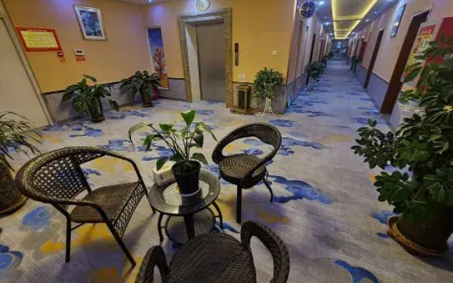 Huyang Business Hotel