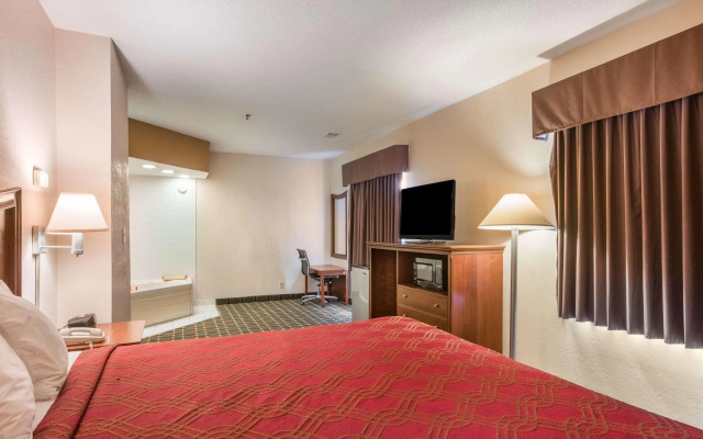 Econo Lodge Inn & Suites Marietta near Dobbins ARB