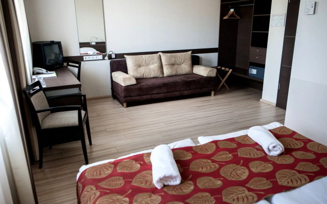 CE Plaza Hotel