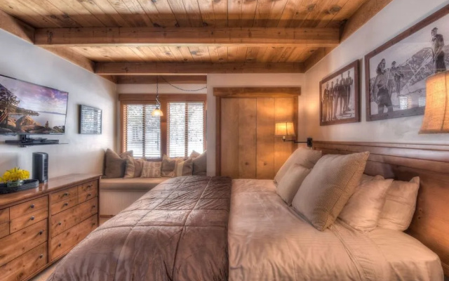 Granlibakken Retreat Near Tahoe Beach!