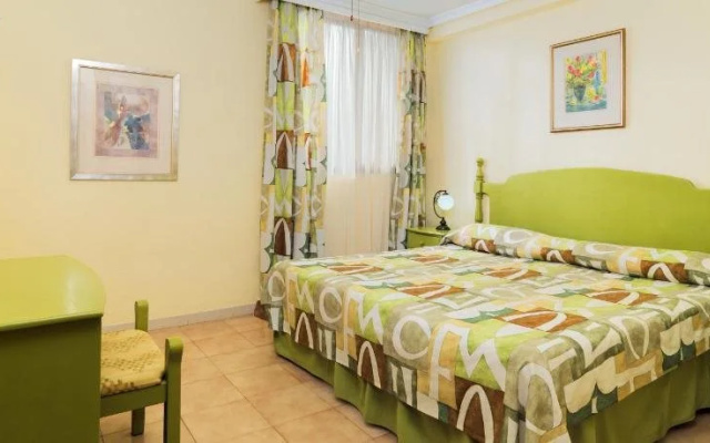 Paradise Court Aparthotel