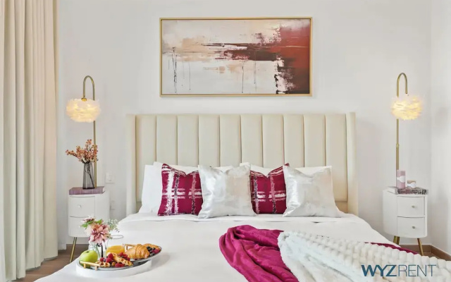 Blossoming 1BR Walk to Dubai Mall & Pool