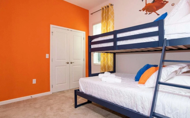 Gorgeous Family Home! Sleeps 28