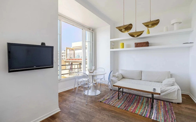 Air-conditioned Seafront Apartment - Nice