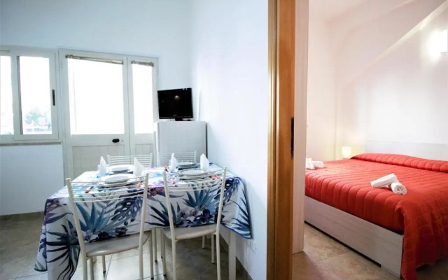 Holidaycasa Sebastiano - Grazioso Bilocale a 150 Mt Dal Mare
