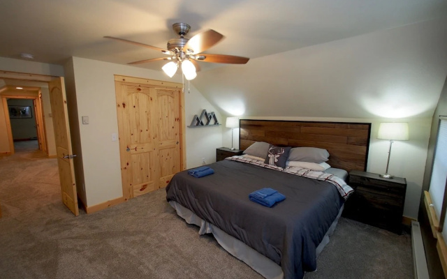 12907 Nathrop - 4 Bedroom Cabin