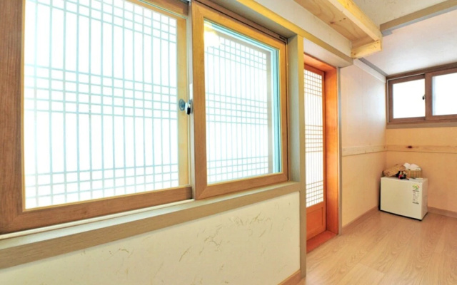 Jeonju Daraeheon Hanok Stay