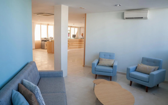 Royal Sunset Beach Club