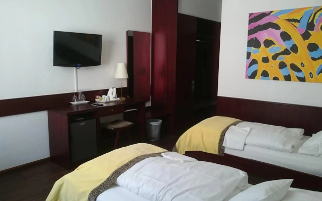 Central Hotel