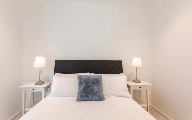 Whitechapel Modern Studio Flat