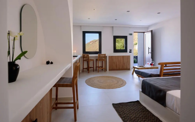 Ryolithos Suites
