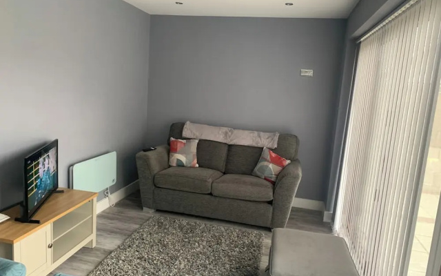 Impeccable 1-bed House in Aberdare