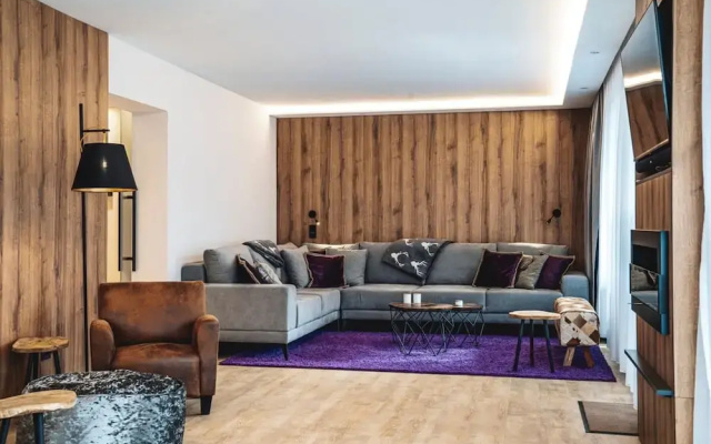 Chalet Amadeus - Designer Luxury Chalet for 14