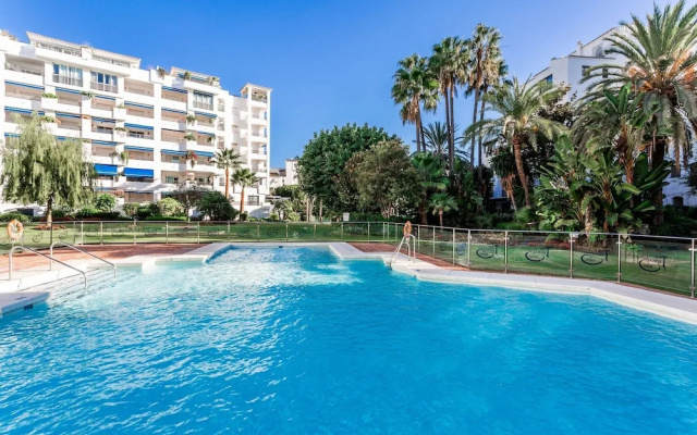 by RIVA - Beautiful 1 Bedroom Chic Apartment in Banus Gardens