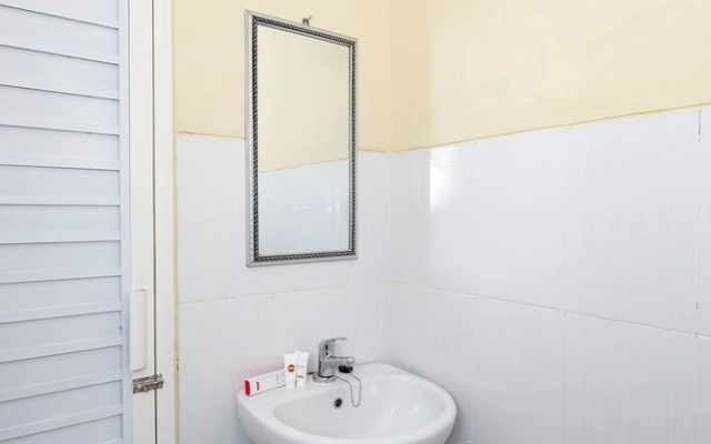 Griya Ria by OYO Rooms