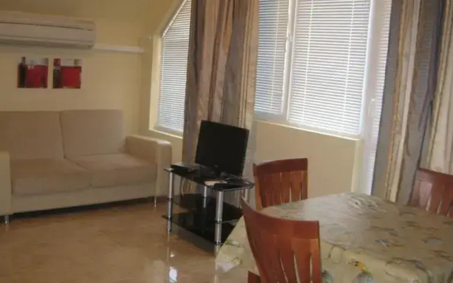 Ahinora Apartments