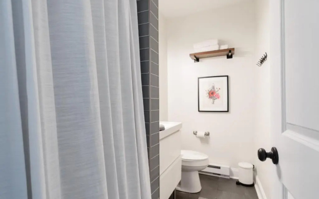 Cozy 2BR on Terrace - Walk to Manayunk