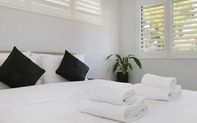 Luxury 4-bedroom House - Mount Lawley