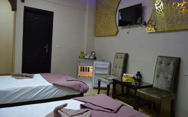 Comfort Pyramids Inn