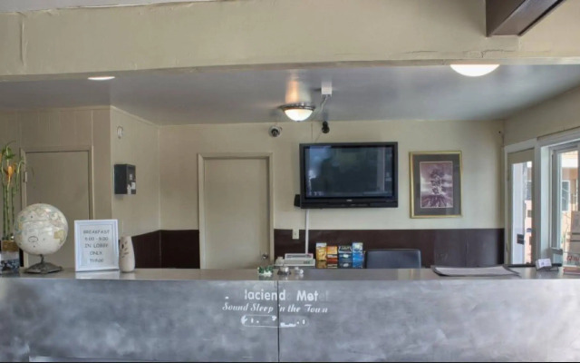 La Hacienda Motel