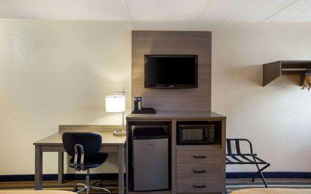 Quality Inn Albany Colonie