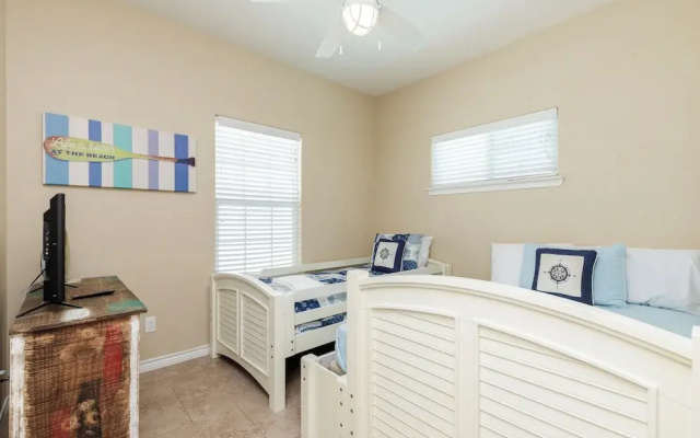 Comfy 2 bedroom | Pets & Shared Pool