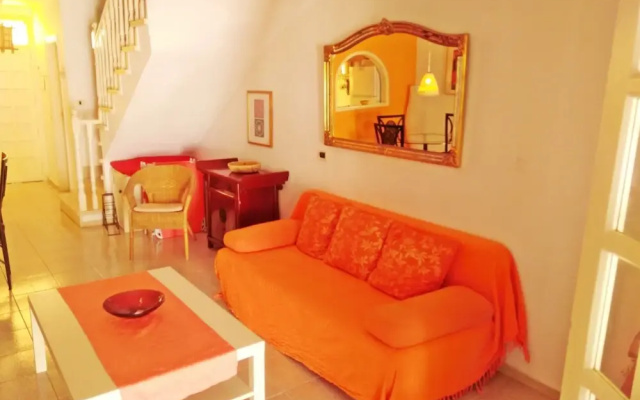 Well Maintained House in Chayofa With Pool
