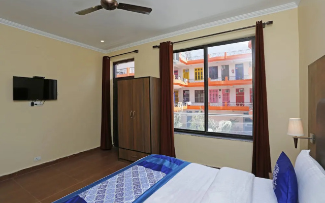 OYO 8905 Hotel Tapastali