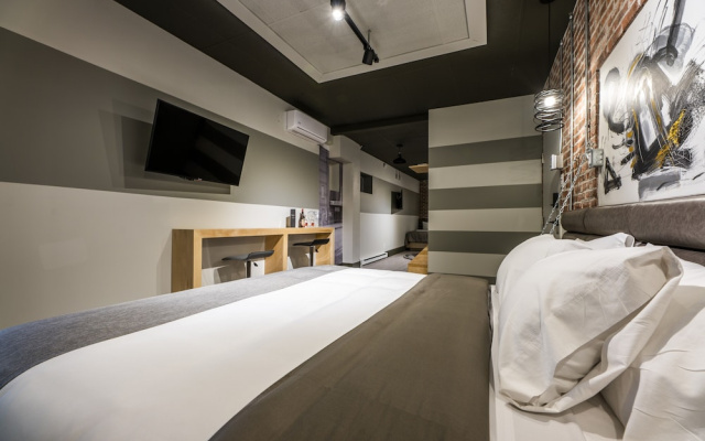 La Suite Hotel