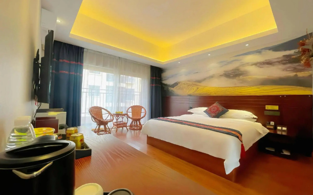 Mijng Qiyuan Minority Theme Hotel