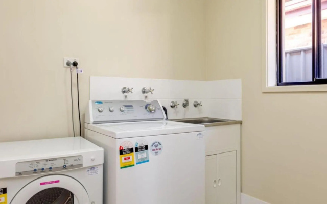 Loralyn - Waterfront, wheelchair accessible