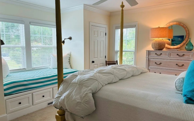 Gray Goose 5 Bedroom Home by RedAwning